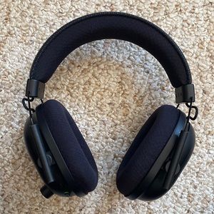 RAZER- Blackshark Headphones (2020/2021), Bluetooth Connection